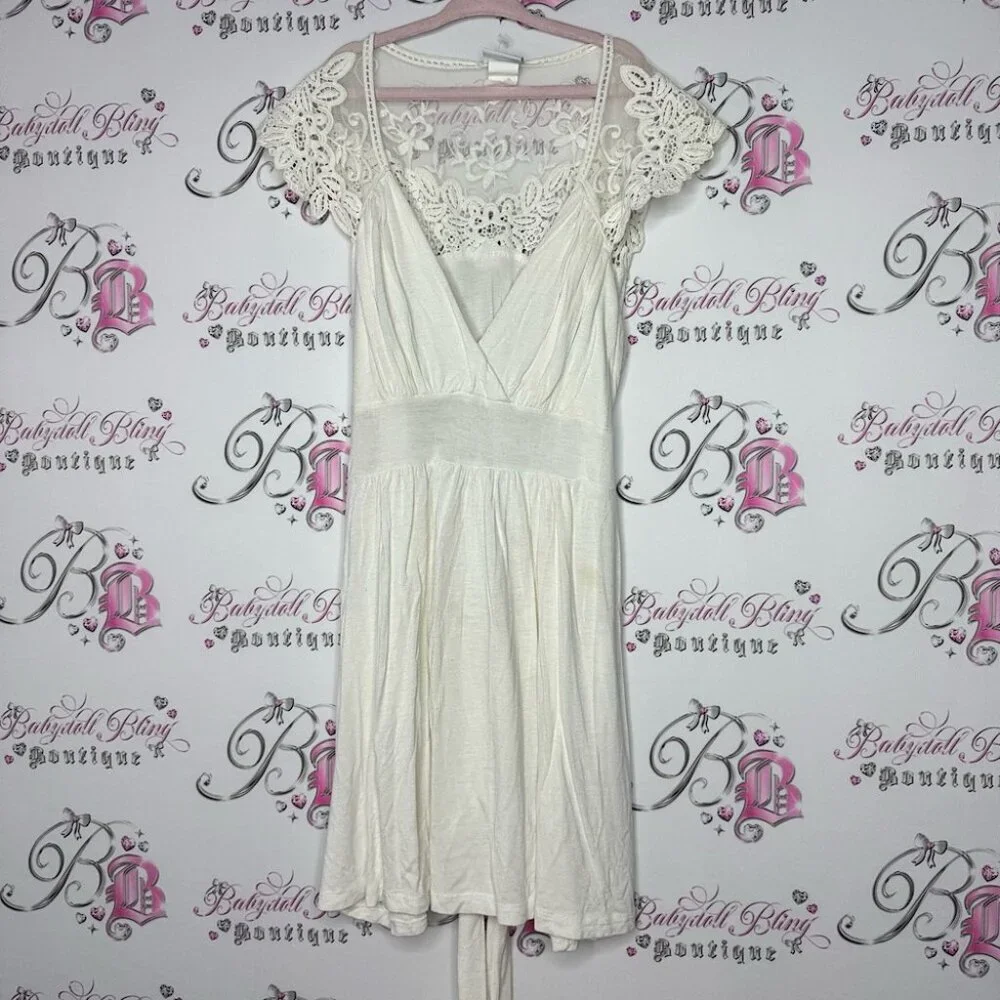 Suzy shier top lace white cream ribbon 🎀 tie up belt sexy cute boho angel